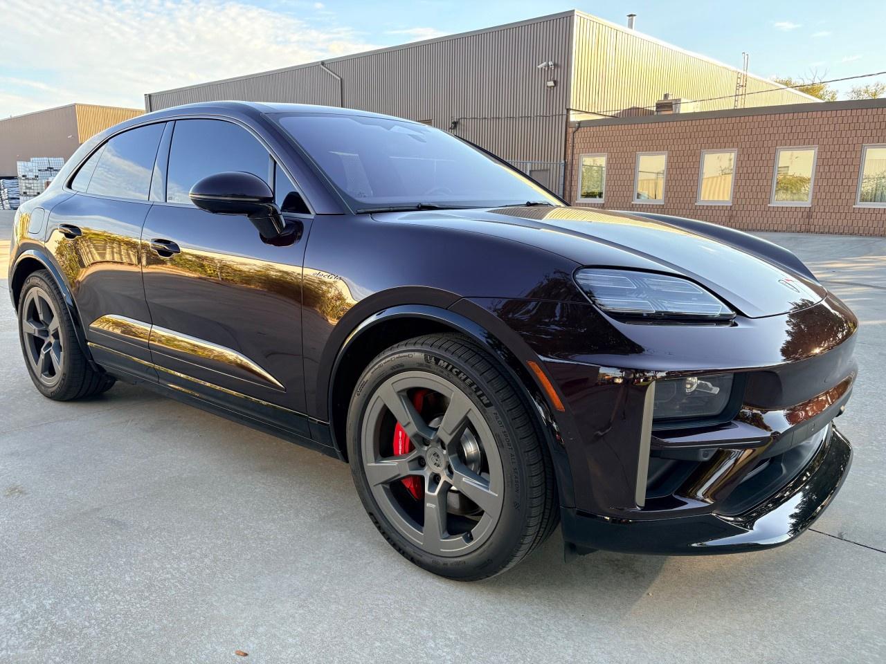 2024 Porsche Macan Electric Turbo AWD Photo1