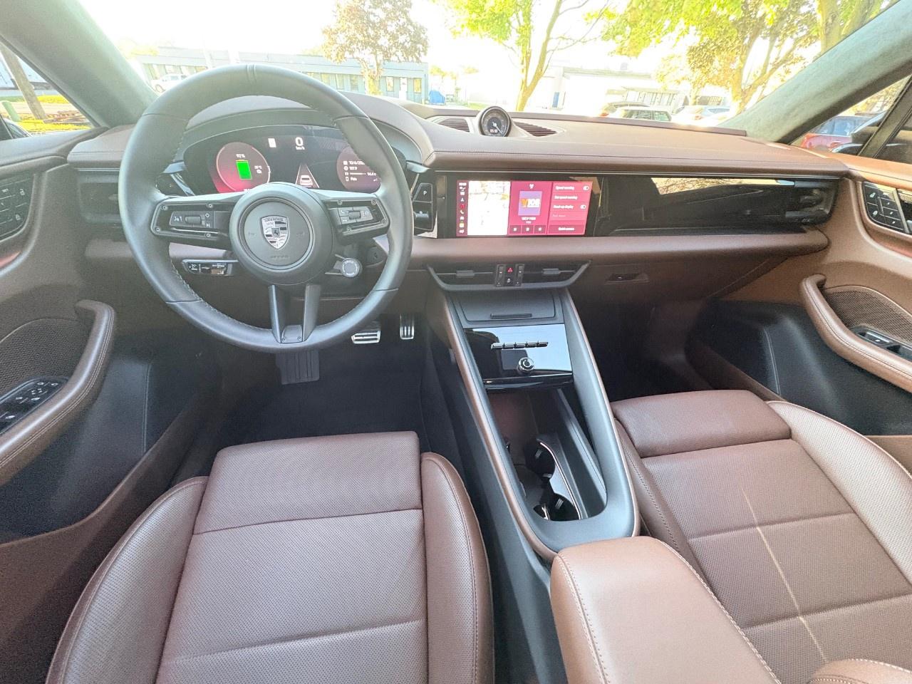 2024 Porsche Macan Electric Turbo AWD Photo