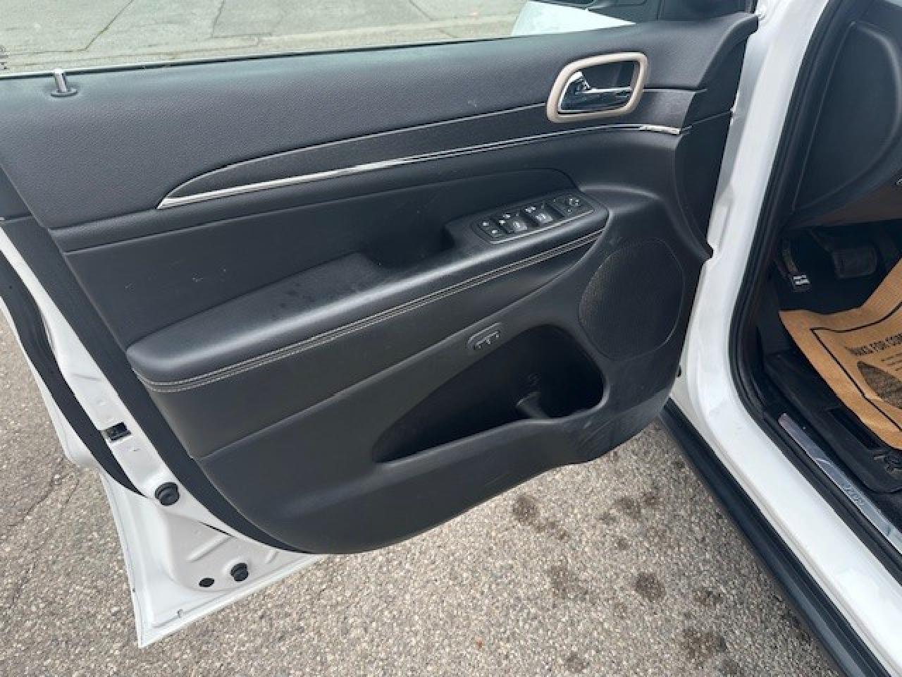 2015 Jeep Grand Cherokee Limited 4dr 4x4 Photo