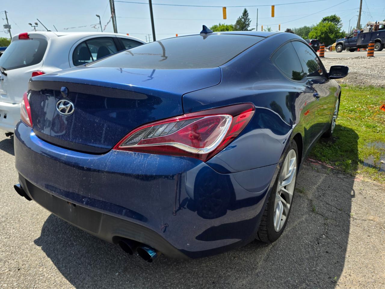 2016 Hyundai Genesis Coupe 3.8 Premium (M6) 2dr Rear-Wheel Drive Photo2