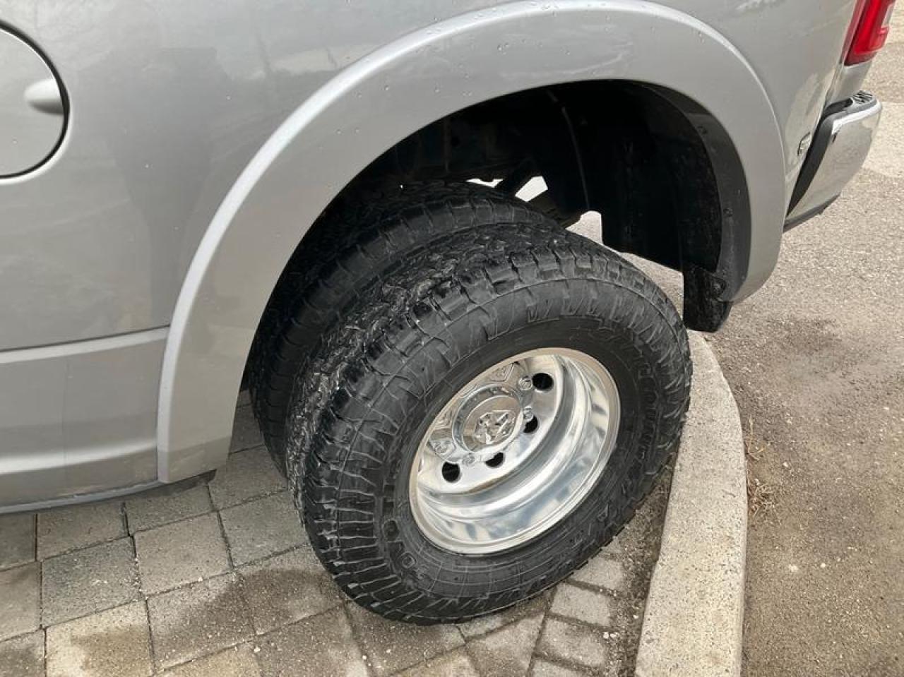 2022 RAM 3500 Laramie Photo4