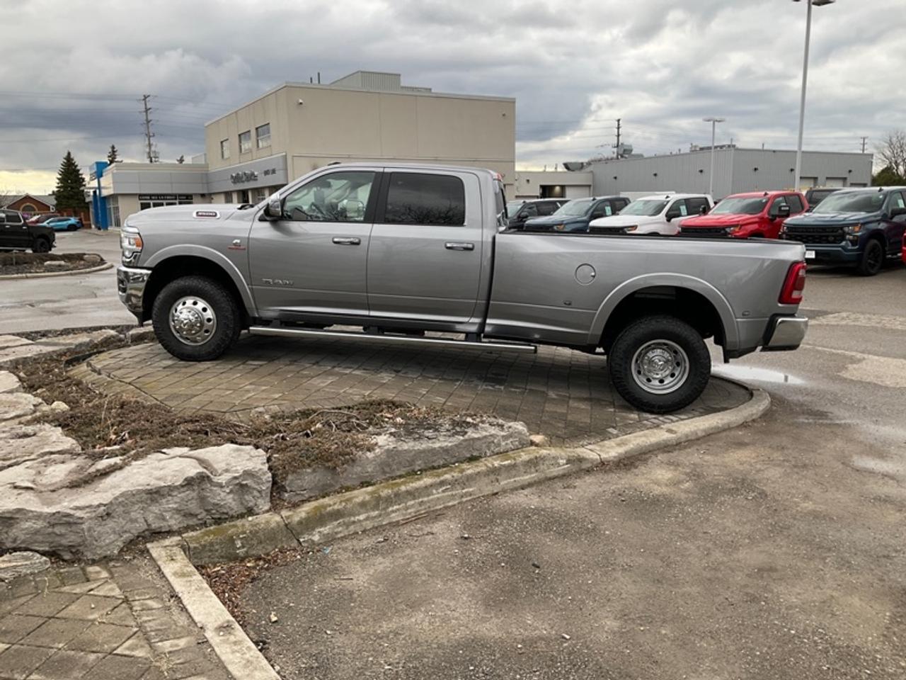 2022 RAM 3500 Laramie Photo3