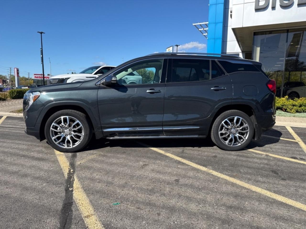 2022 GMC Terrain Denali Photo3