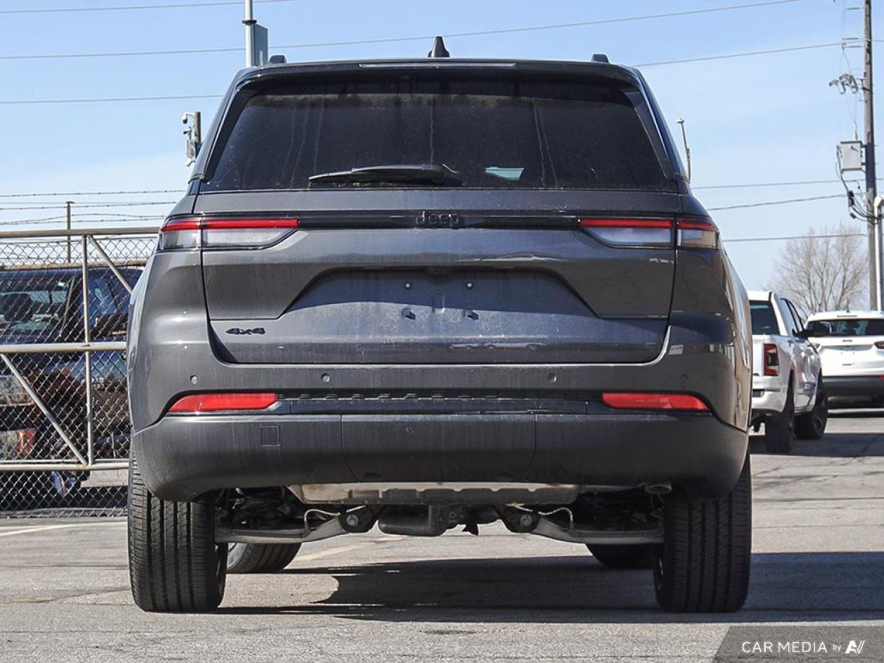 2025 Jeep Grand Cherokee Laredo 4dr 4x4 Photo4