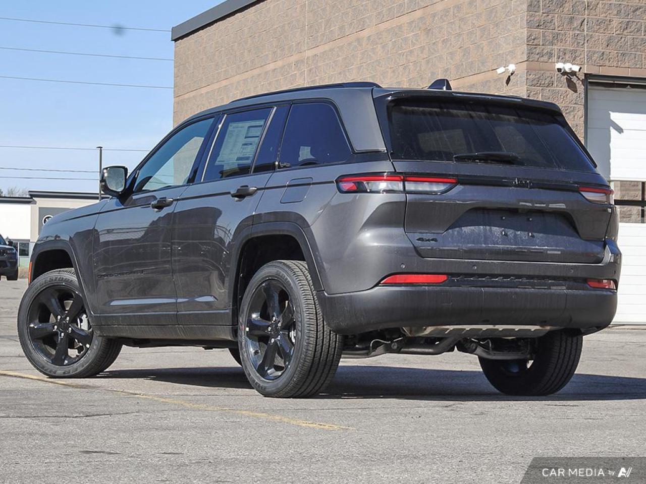 2025 Jeep Grand Cherokee Laredo 4dr 4x4 Photo