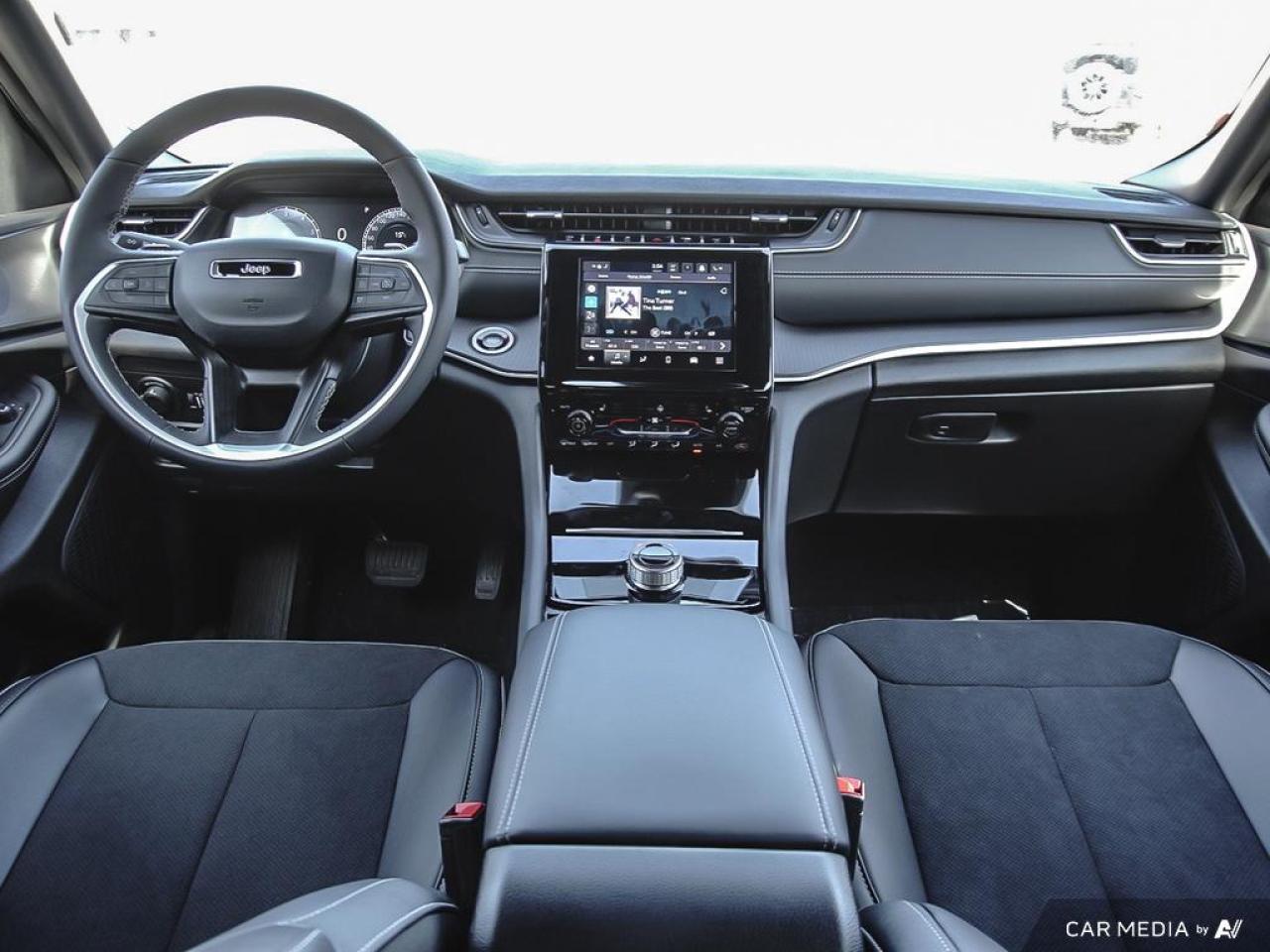 2025 Jeep Grand Cherokee Laredo 4dr 4x4 Photo