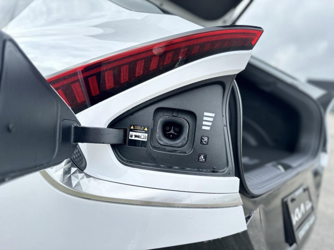 2025 Kia EV6 W/PREMIUM PKG Photo