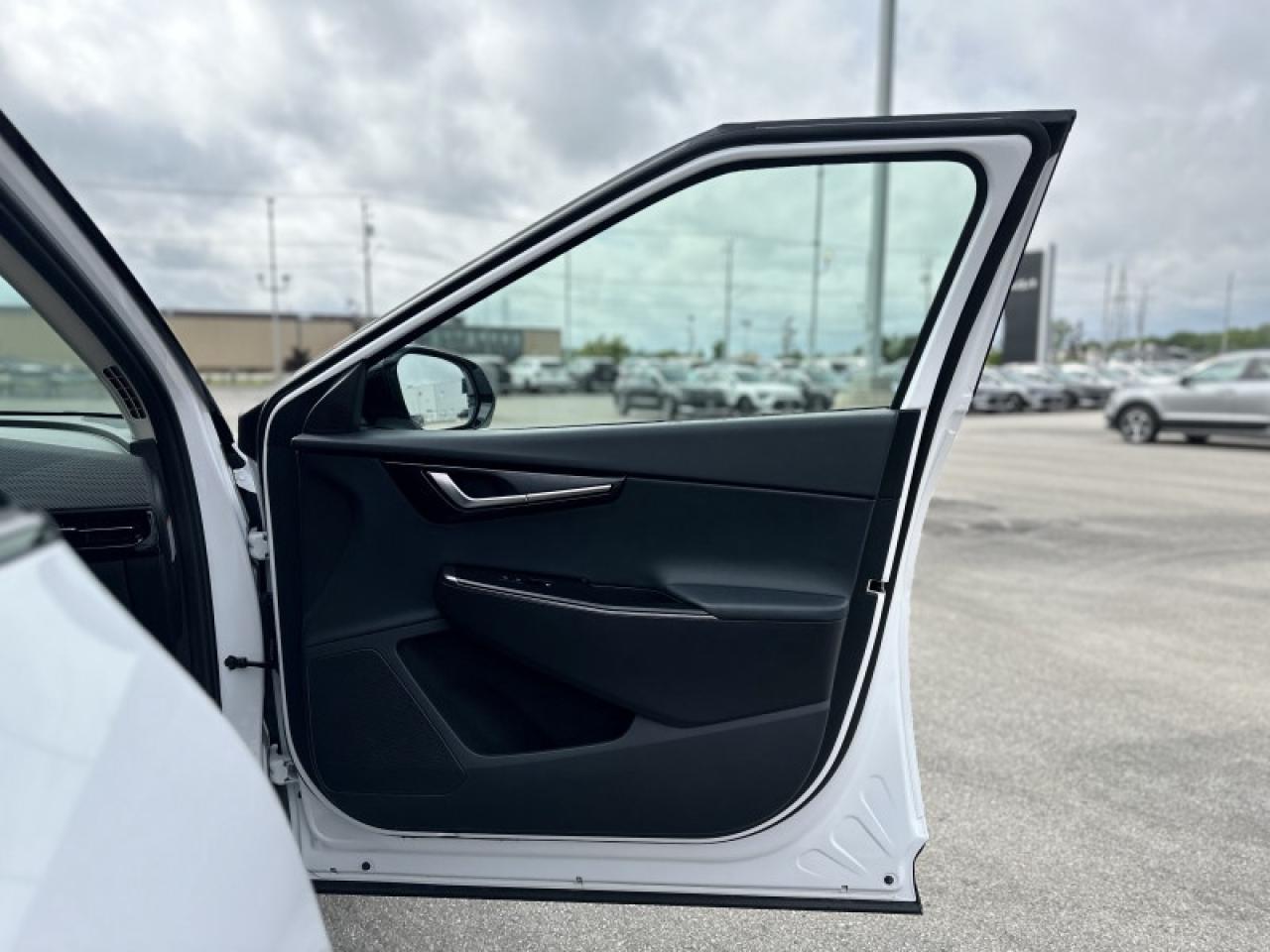 2025 Kia EV6 W/PREMIUM PKG Photo