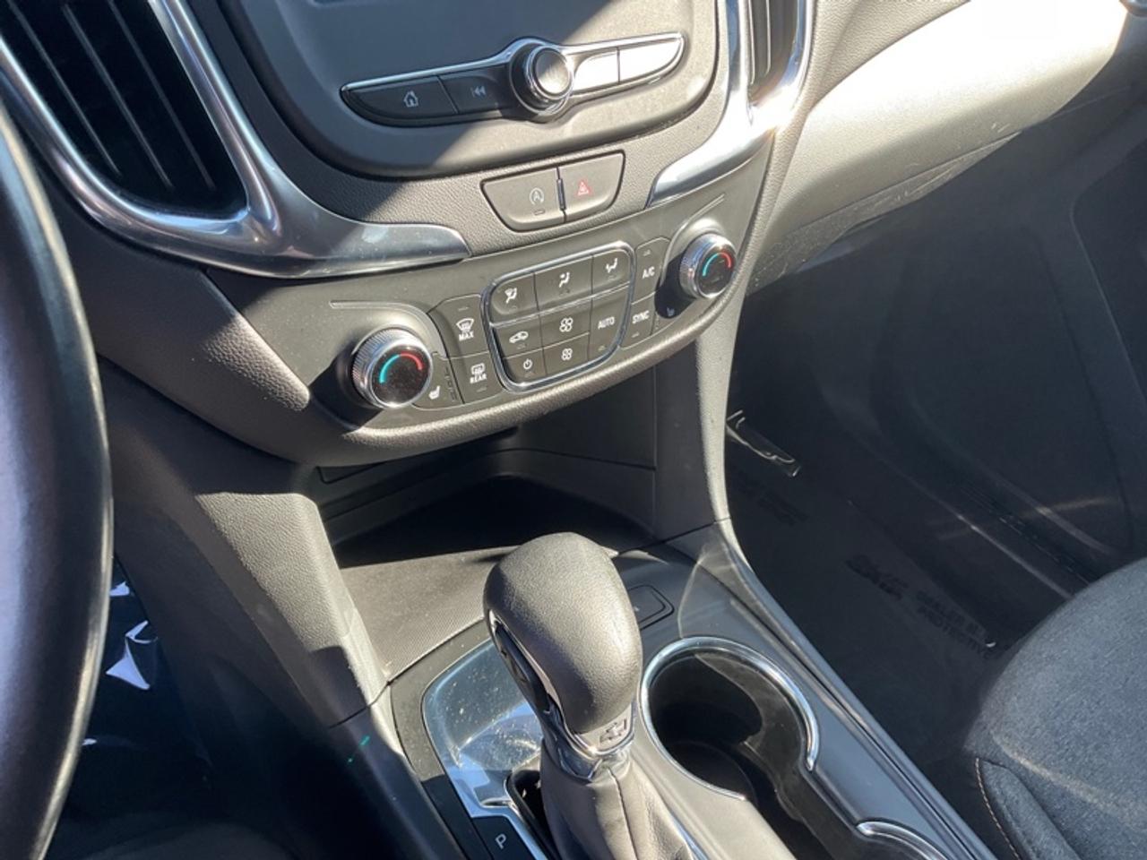 2022 Chevrolet Equinox LT Photo