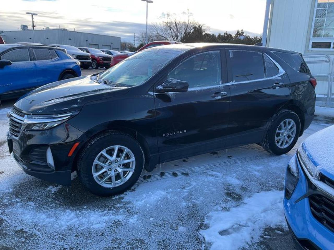 2023 Chevrolet Equinox LT Photo2