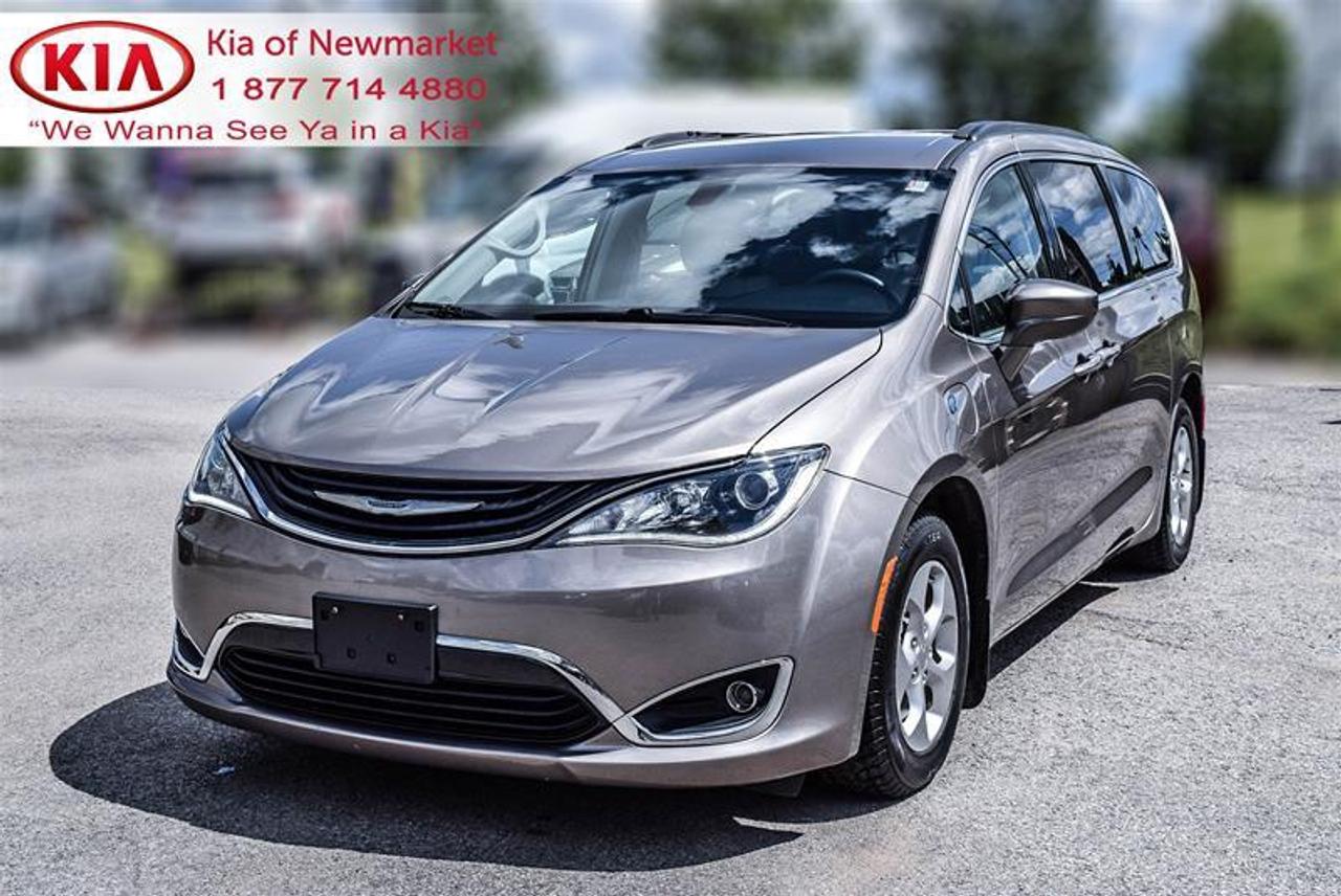 2018 Chrysler Pacifica Touring Plus Passenger Van Photo0