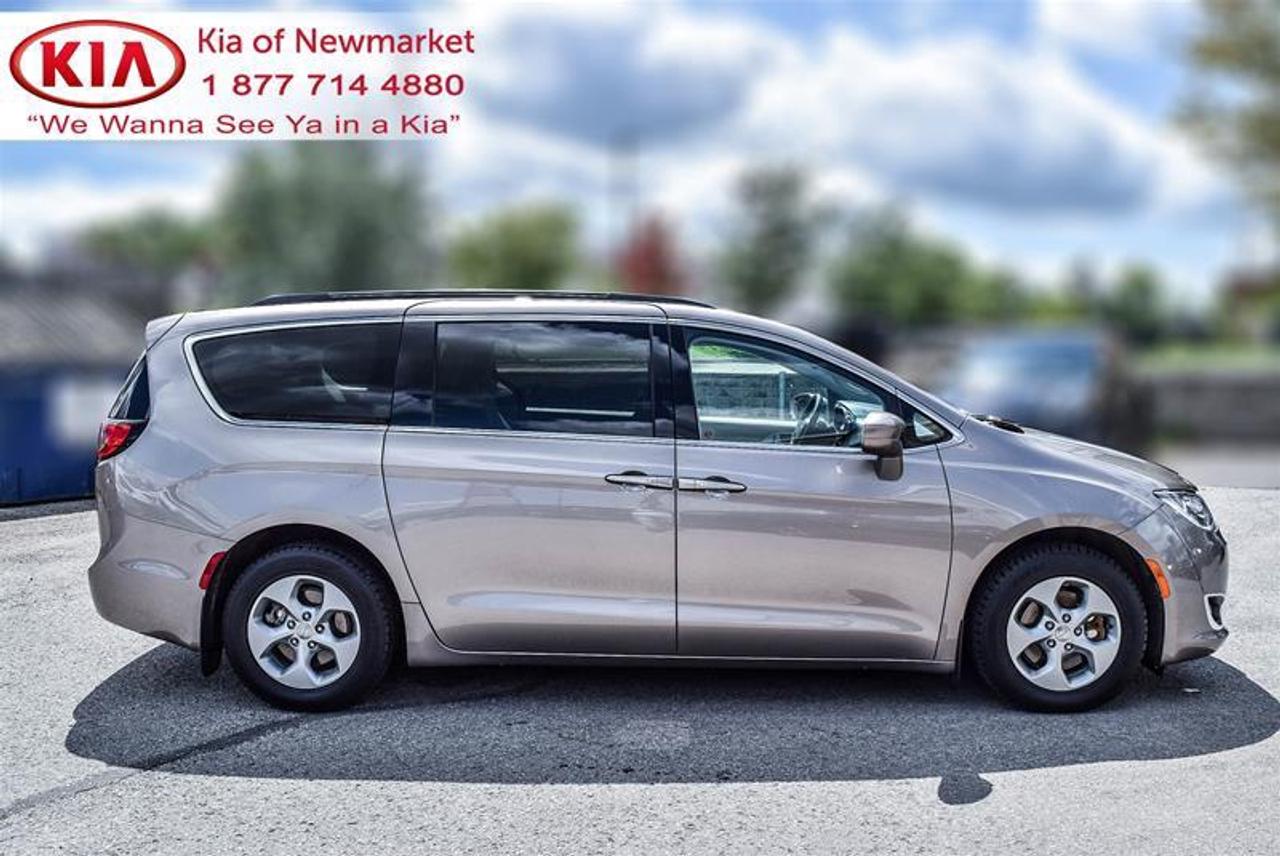 2018 Chrysler Pacifica Touring Plus Passenger Van Photo3