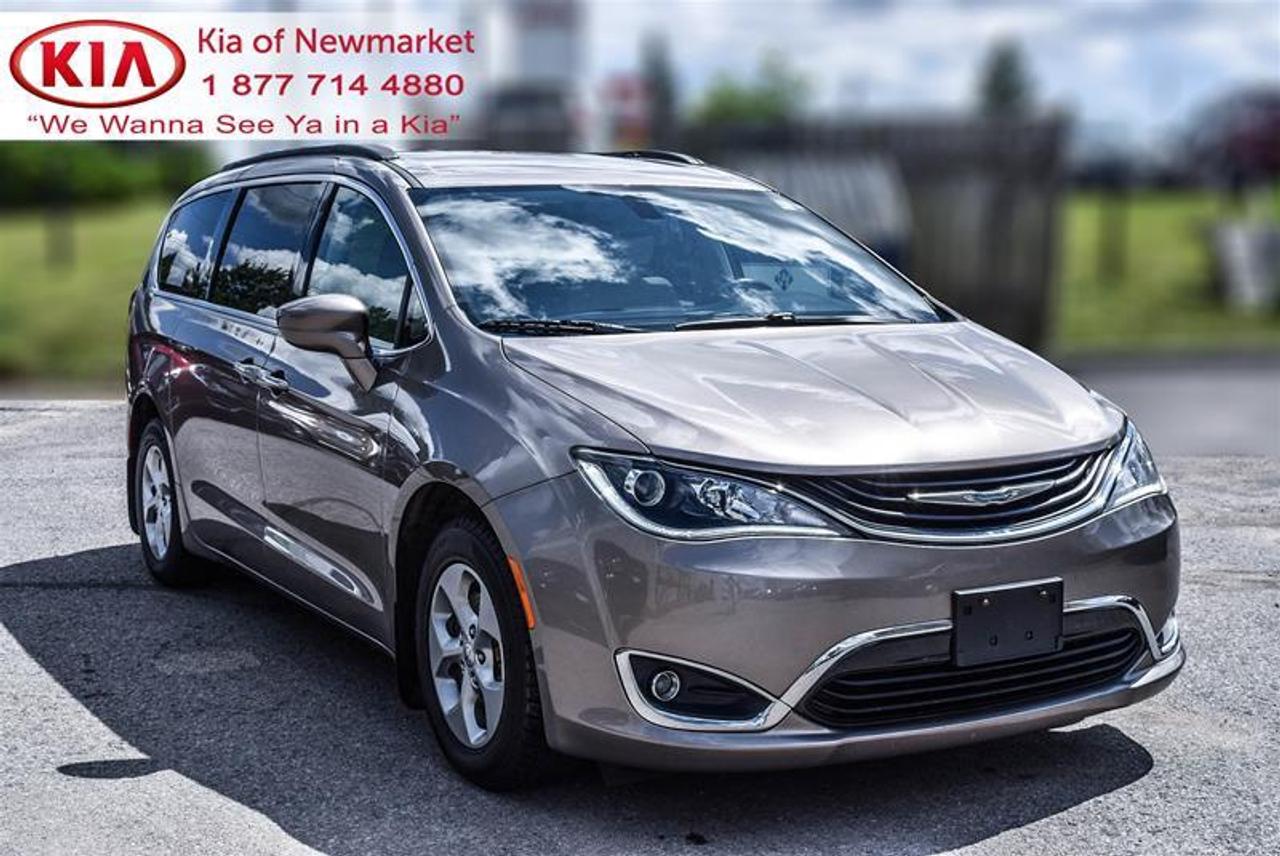 2018 Chrysler Pacifica Touring Plus Passenger Van Photo2