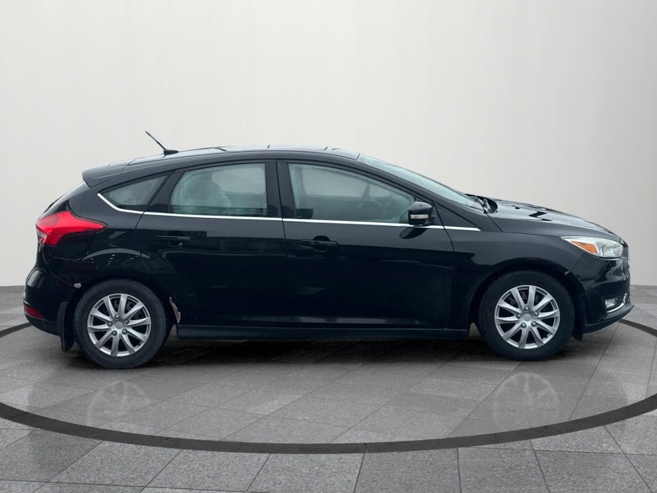 2016 Ford Focus Titanium 4dr Hatchback Photo