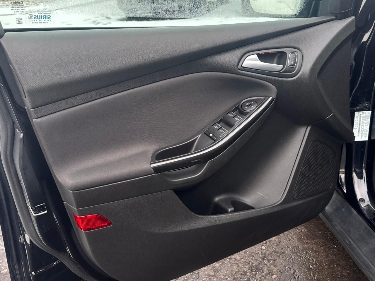 2016 Ford Focus Titanium 4dr Hatchback Photo