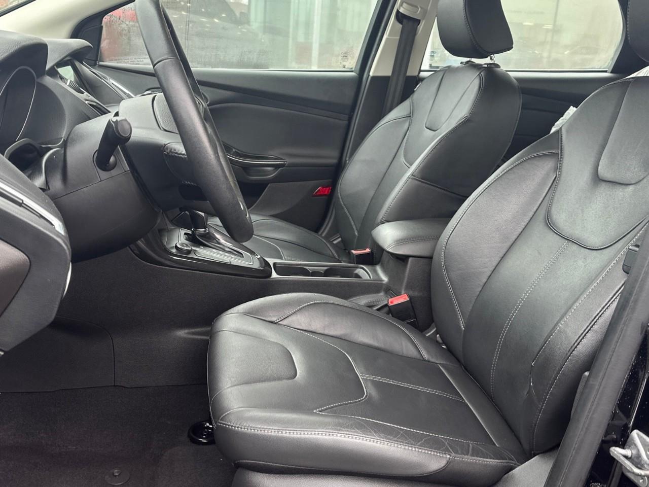 2016 Ford Focus Titanium 4dr Hatchback Photo