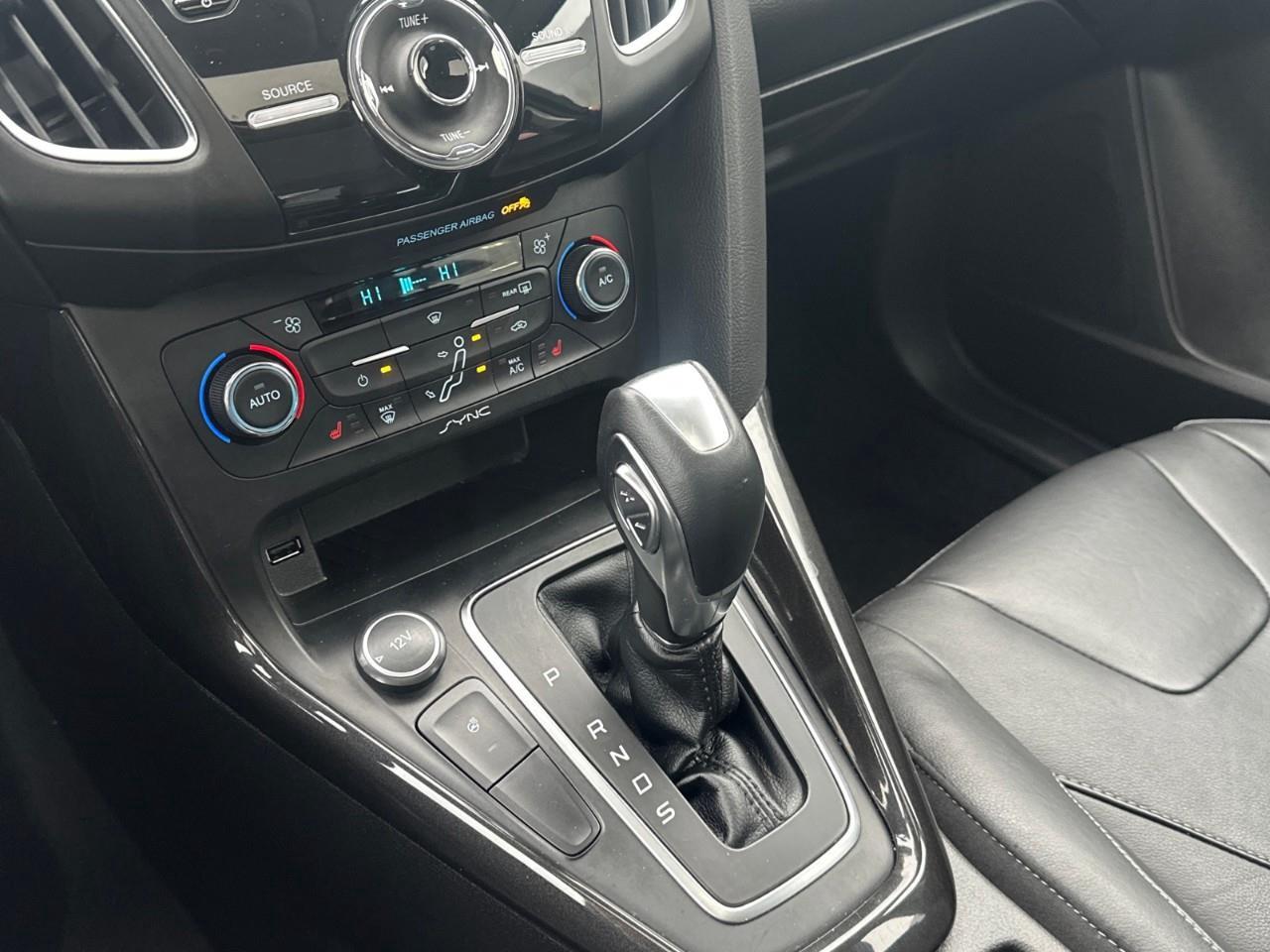 2016 Ford Focus Titanium 4dr Hatchback Photo