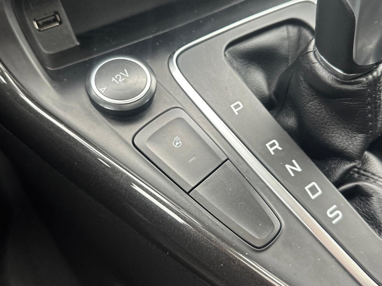 2016 Ford Focus Titanium 4dr Hatchback Photo