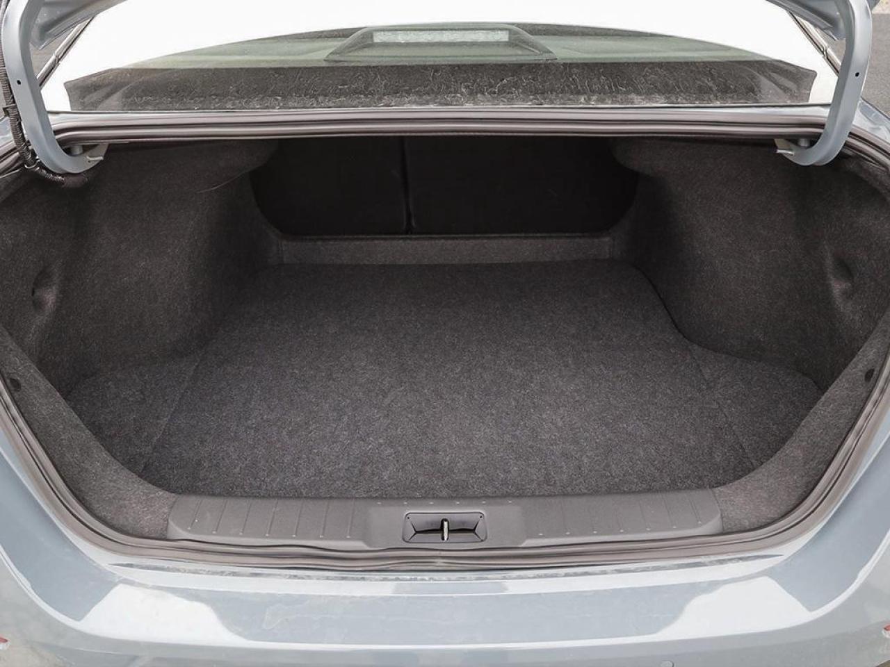 2025 Nissan Sentra SR 4dr Sedan Photo