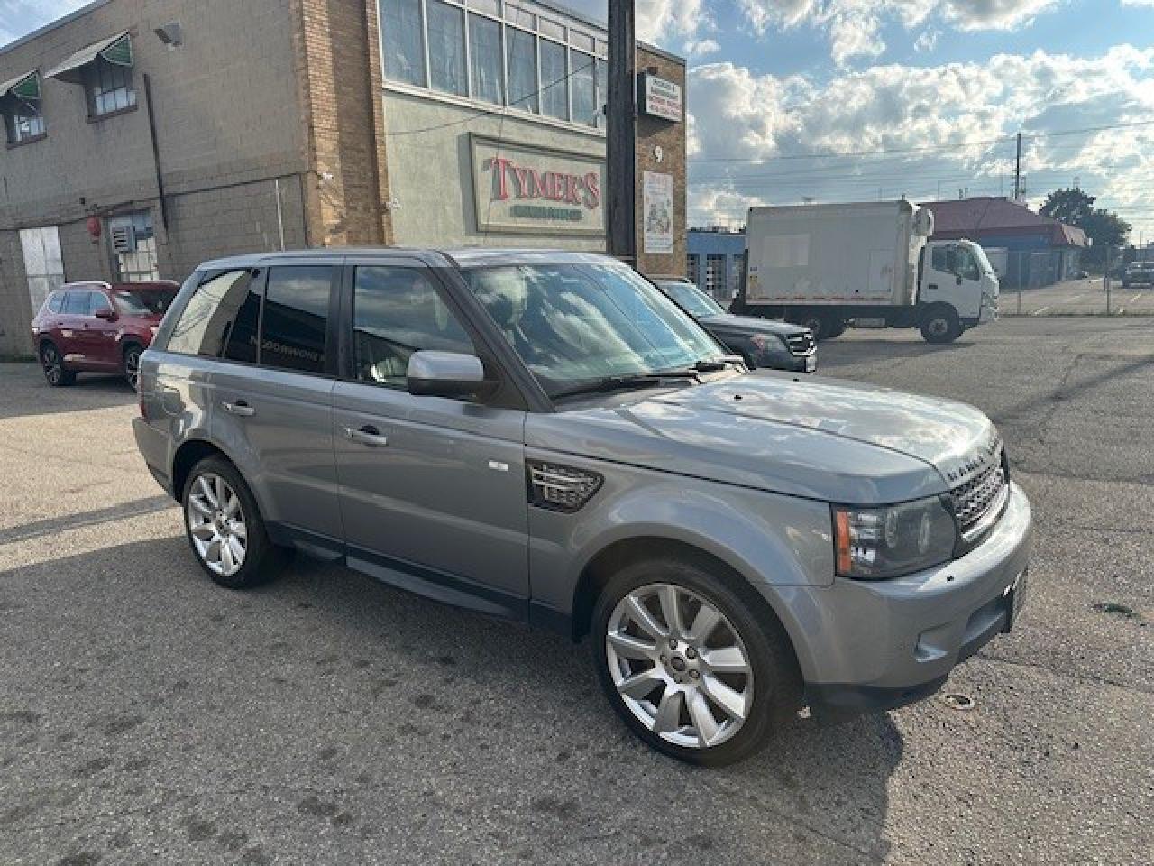2013 Land Rover Range Rover Sport HSE 4dr 4x4 Photo
