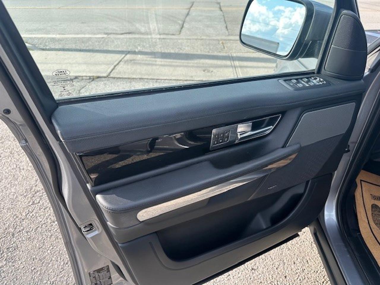 2013 Land Rover Range Rover Sport HSE 4dr 4x4 Photo