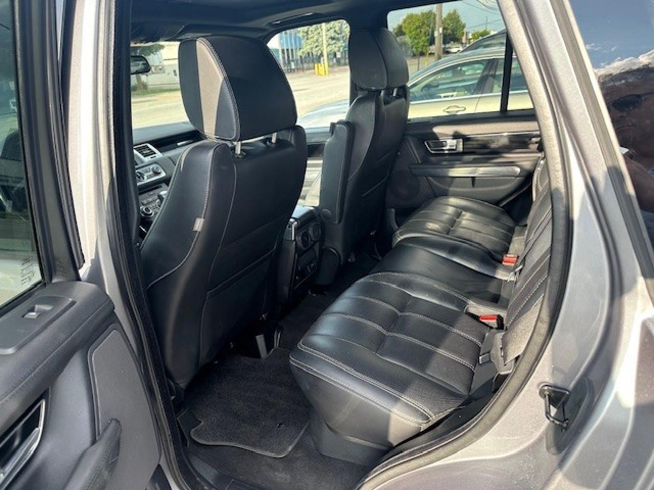 2013 Land Rover Range Rover Sport HSE 4dr 4x4 Photo