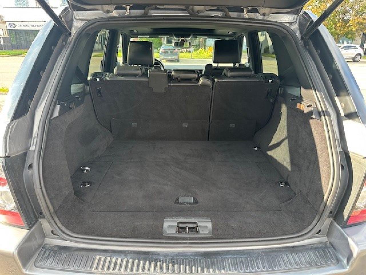 2013 Land Rover Range Rover Sport HSE 4dr 4x4 Photo