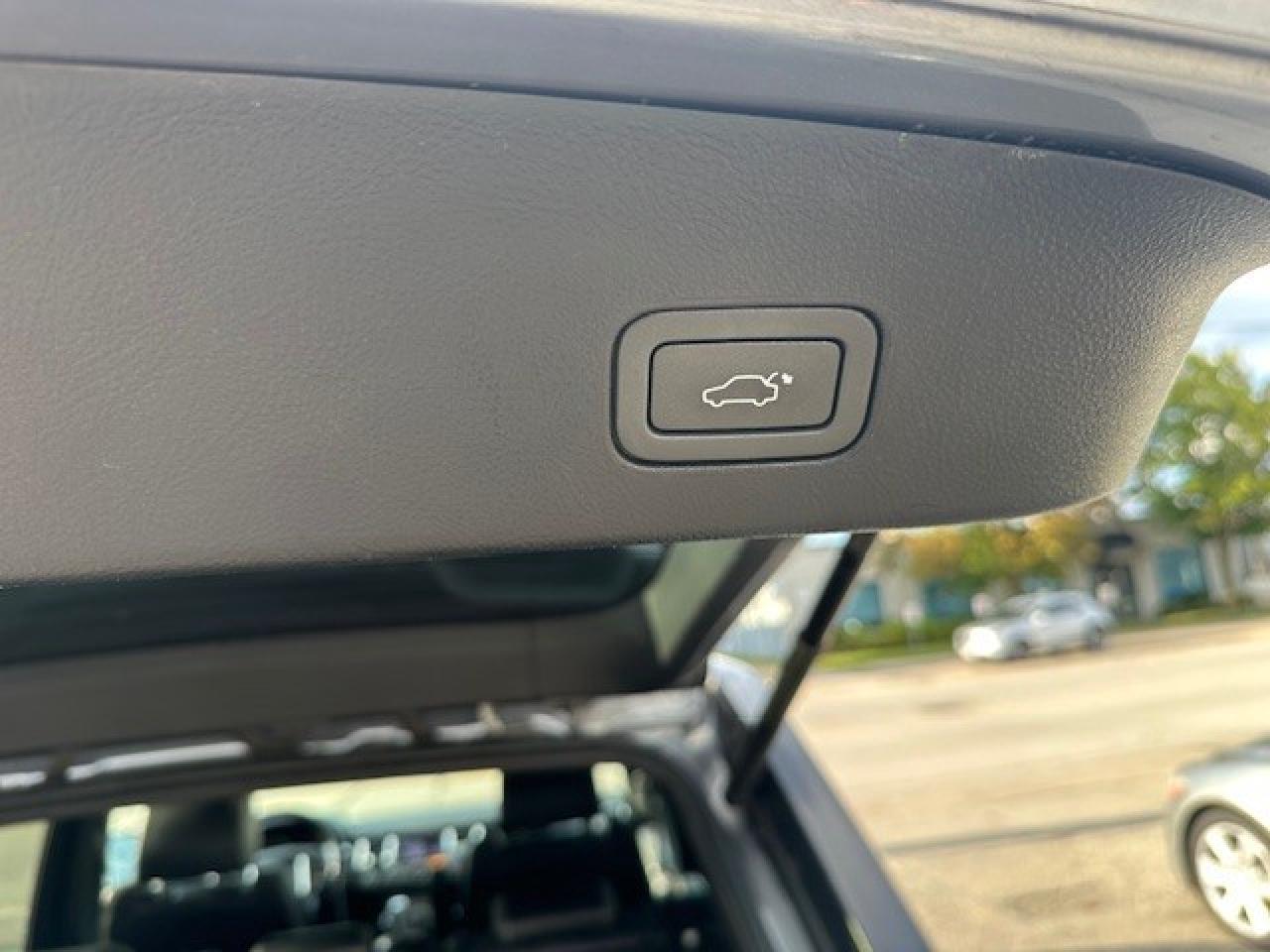 2013 Land Rover Range Rover Sport HSE 4dr 4x4 Photo