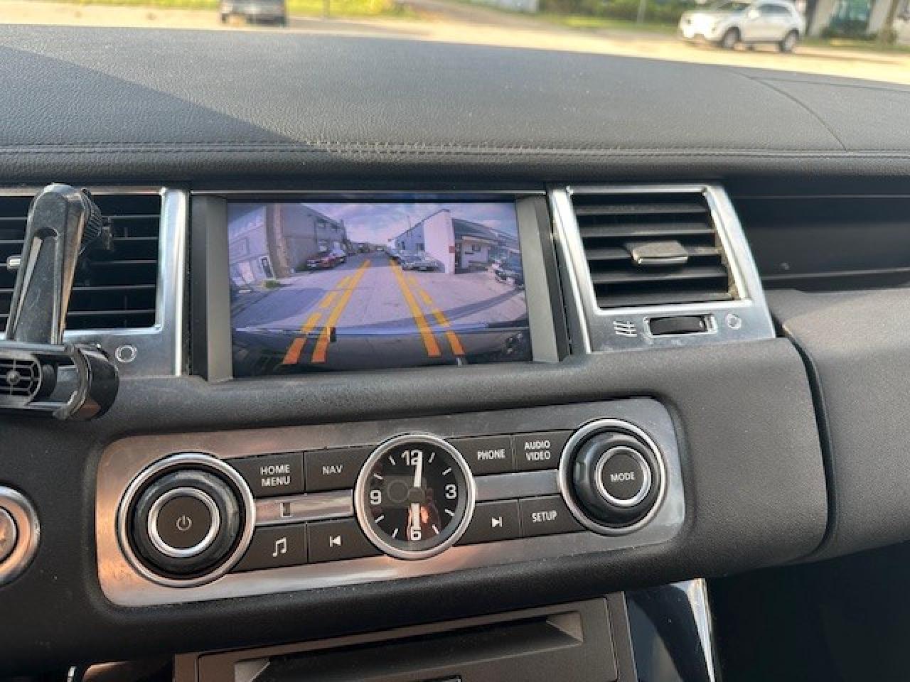 2013 Land Rover Range Rover Sport HSE 4dr 4x4 Photo