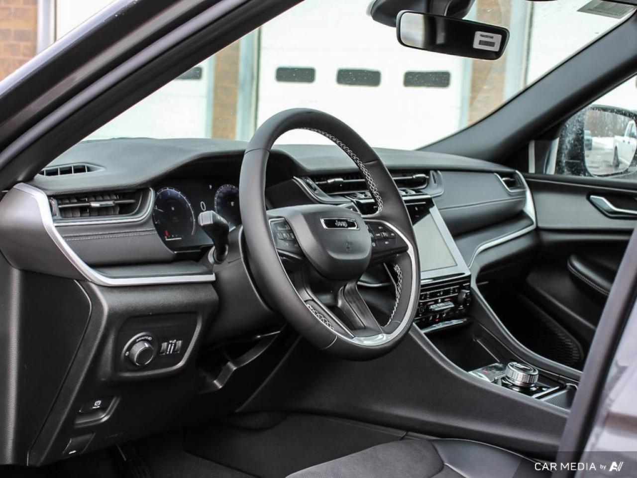 2025 Jeep Grand Cherokee Laredo 4dr 4x4 Photo