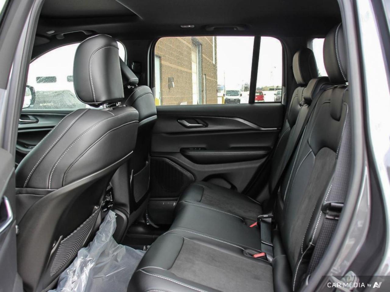 2025 Jeep Grand Cherokee Laredo 4dr 4x4 Photo