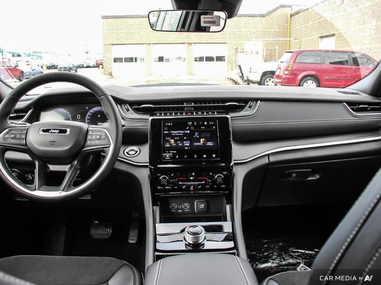 2025 Jeep Grand Cherokee Laredo 4dr 4x4 Photo