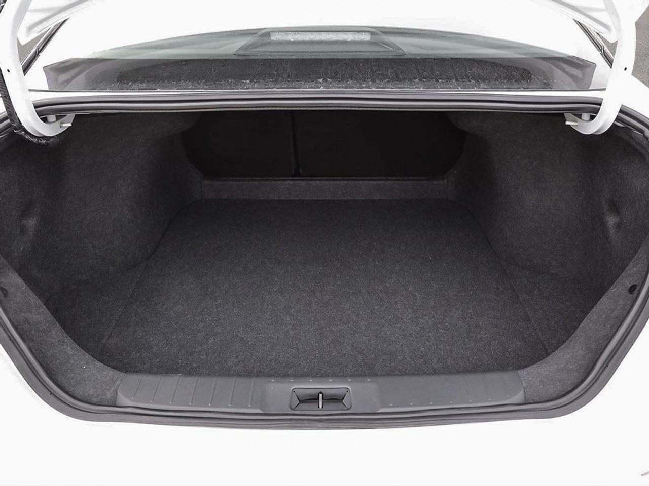2025 Nissan Sentra SR 4dr Sedan Photo