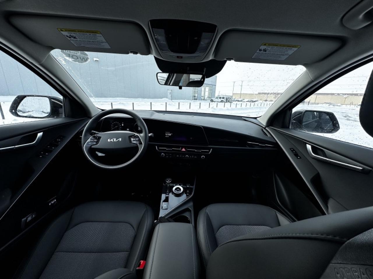 2025 Kia Niro Plug-In Hybrid EX Photo