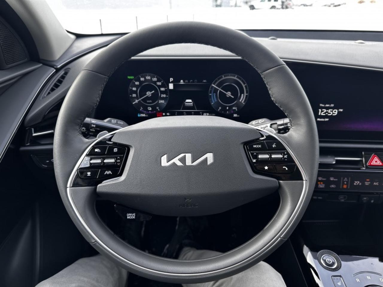 2025 Kia Niro Plug-In Hybrid EX Photo