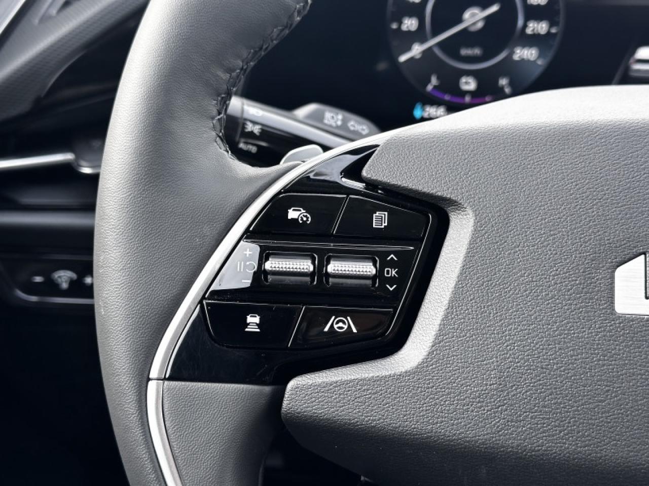 2025 Kia Niro Plug-In Hybrid EX Photo