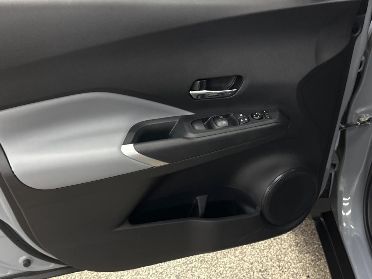 2024 Nissan Kicks SR 4dr Front-Wheel Drive Photo