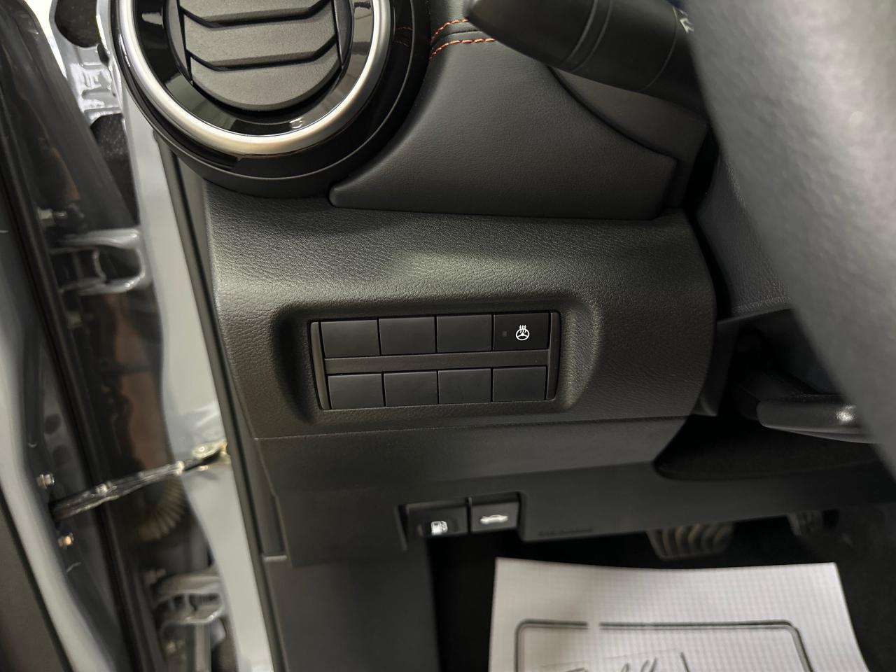 2024 Nissan Kicks SR 4dr Front-Wheel Drive Photo