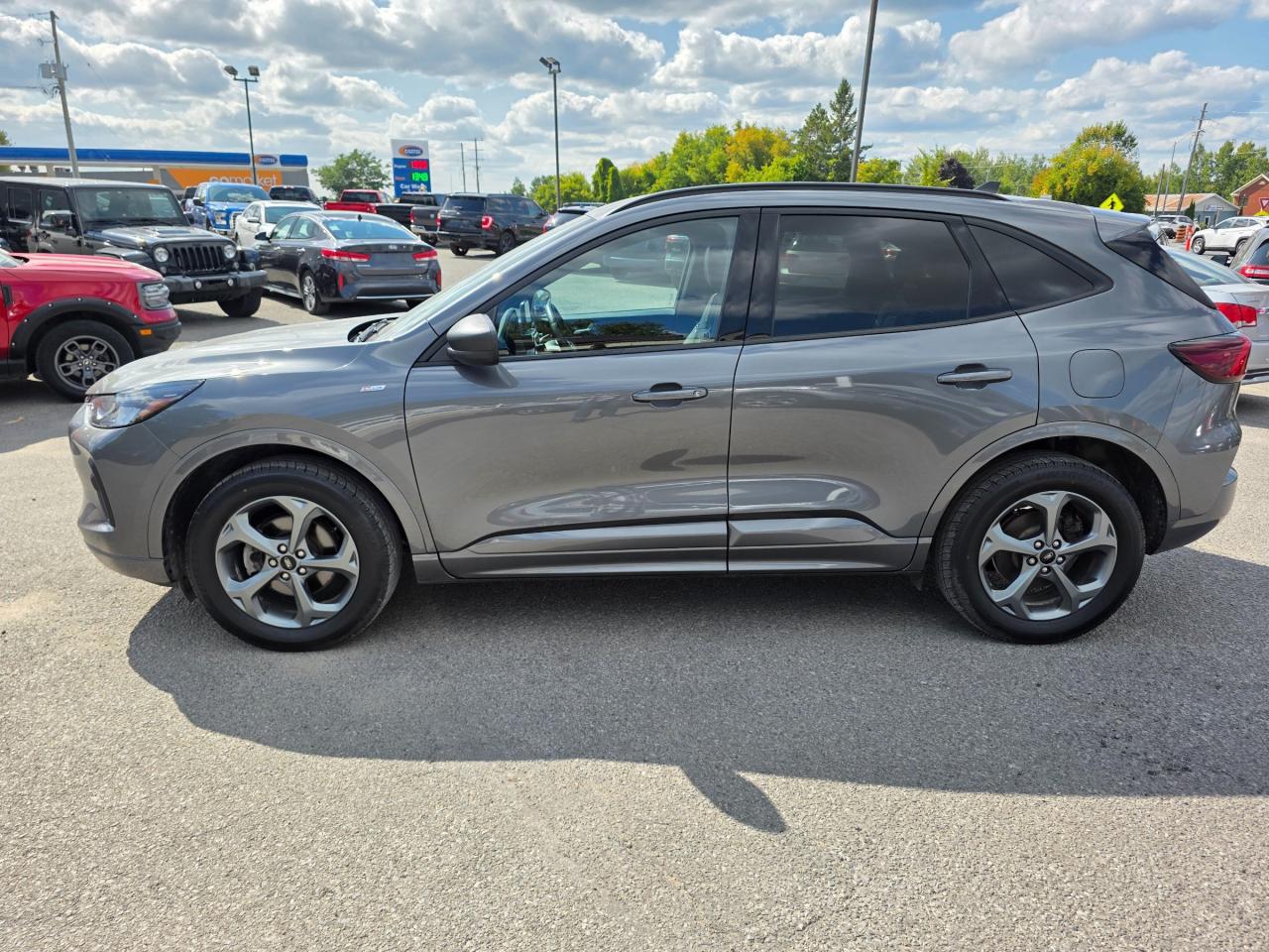 2023 Ford Escape ST-Line 4dr All-Wheel Drive Photo3