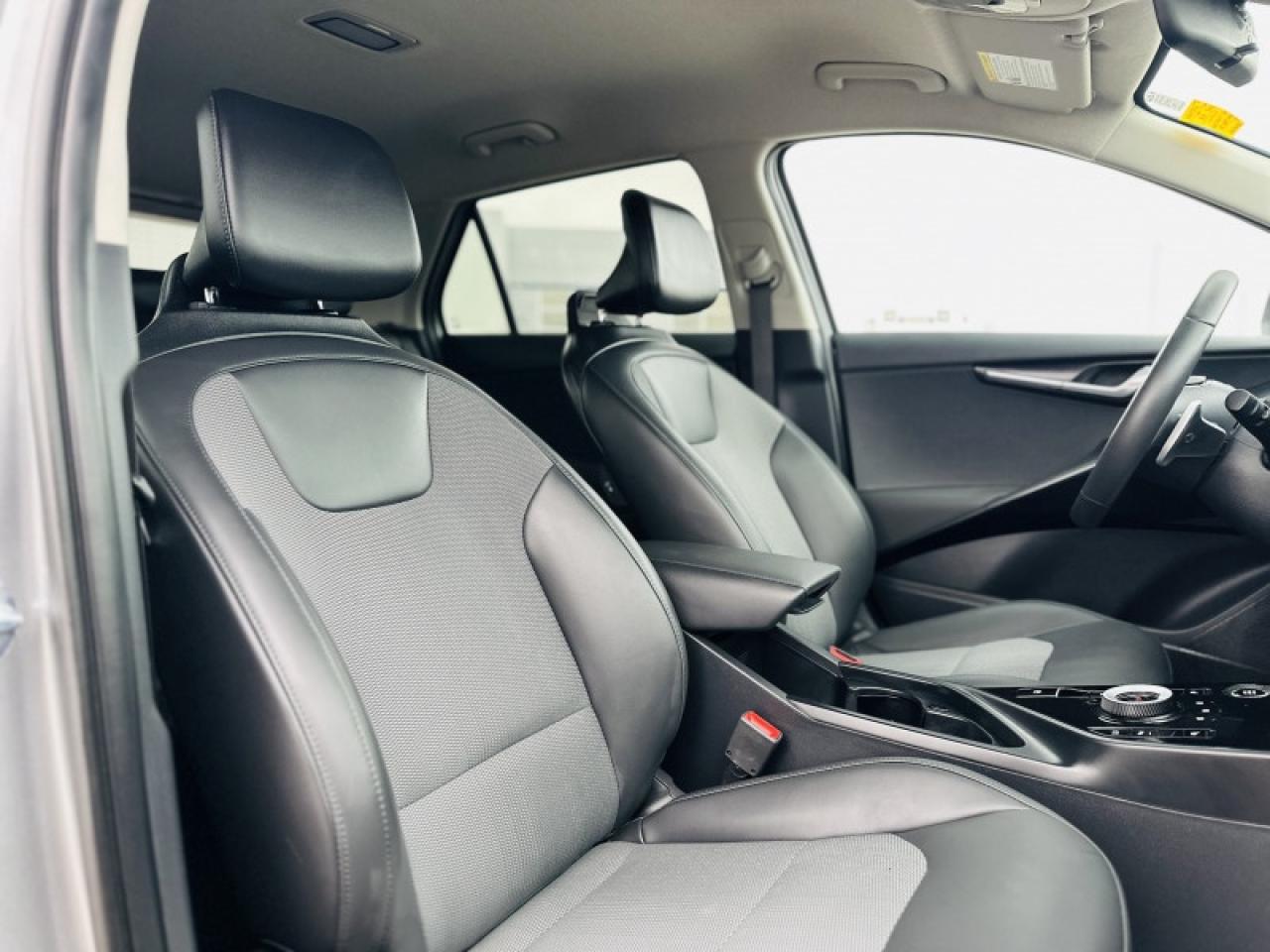 2025 Kia Niro Plug-In Hybrid EX Photo