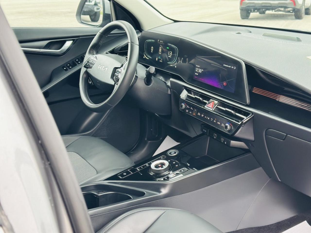 2025 Kia Niro Plug-In Hybrid EX Photo