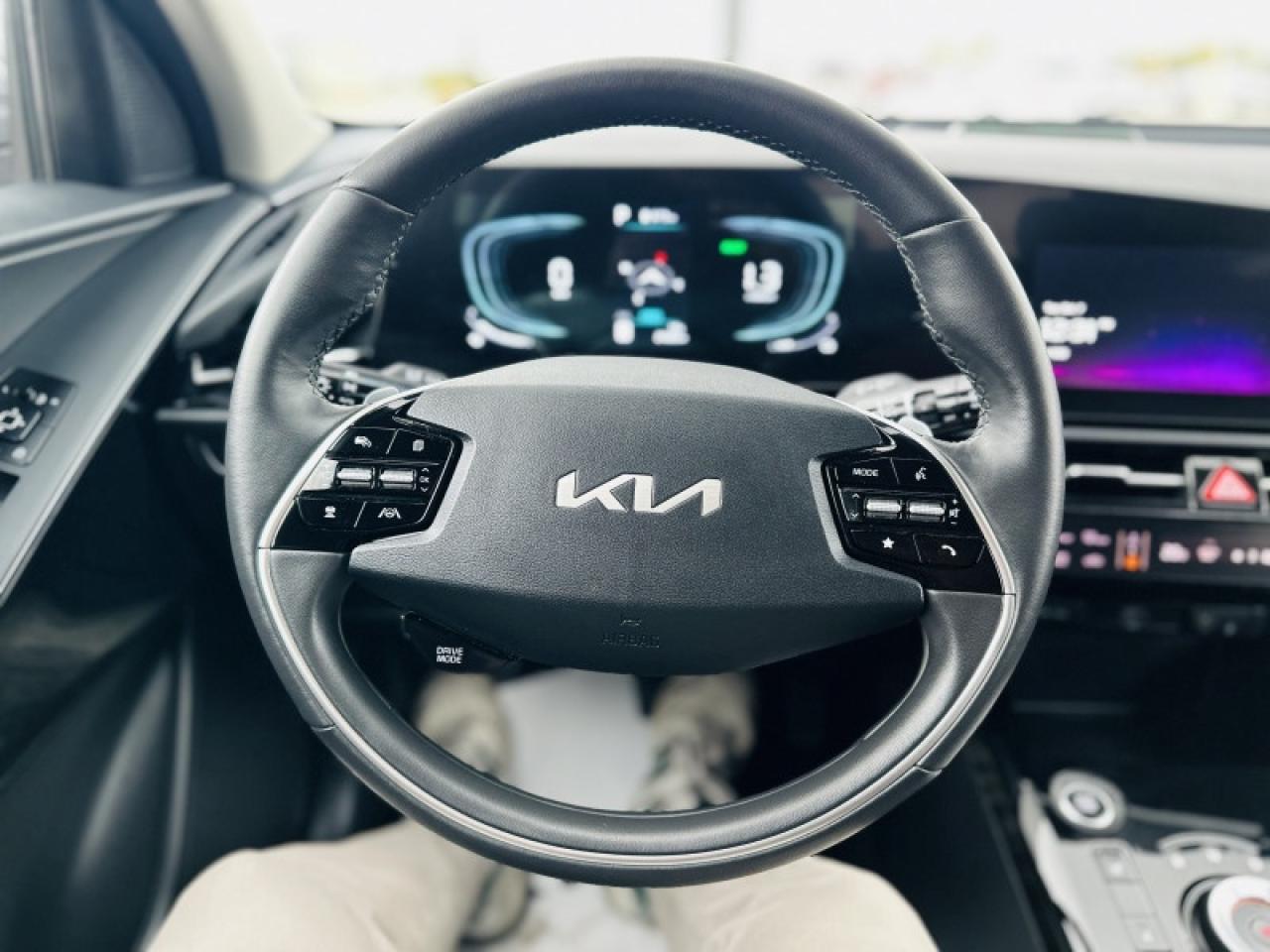 2025 Kia Niro Plug-In Hybrid EX Photo