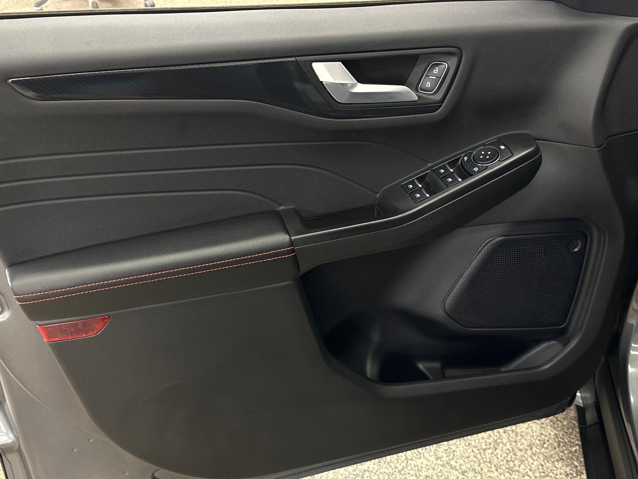 2024 Ford Escape ST-Line 4dr All-Wheel Drive Photo