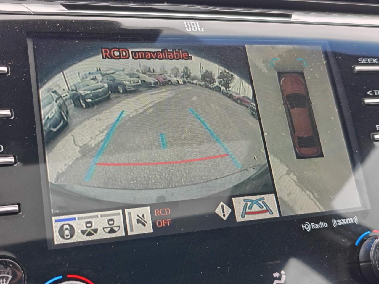 2020 Toyota Camry Hybrid XLE 4dr Sedan Photo