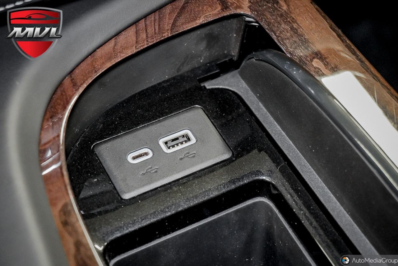 2021 Cadillac Escalade ESV Premium Luxury Platinum 4x4 Photo