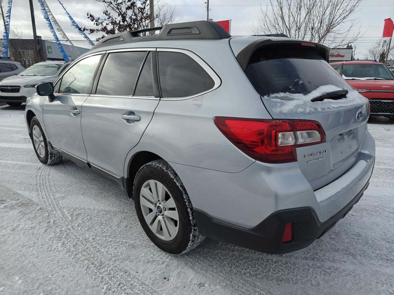 2019 Subaru Outback 2.5i Touring w/EyeSight Package (CVT) 4dr All-Wheel Drive Photo2