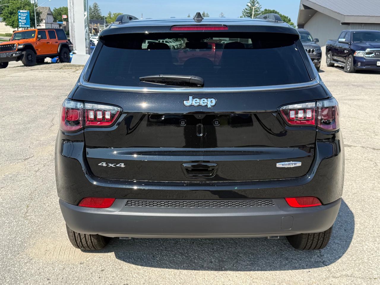 2025 Jeep Compass North 4dr 4x4 Photo2