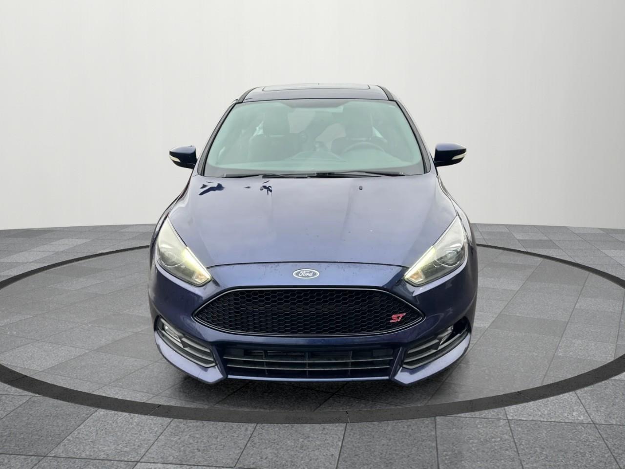 2016 Ford Focus ST Base 4dr Hatchback Photo