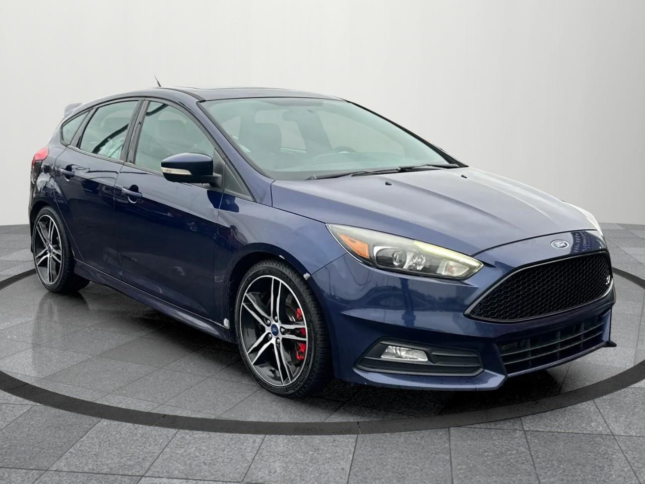 2016 Ford Focus ST Base 4dr Hatchback Photo