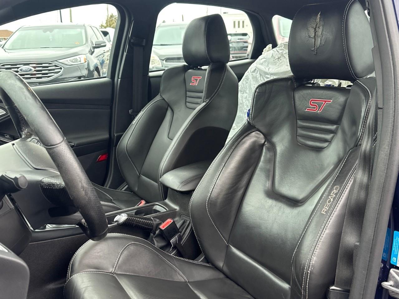 2016 Ford Focus ST Base 4dr Hatchback Photo